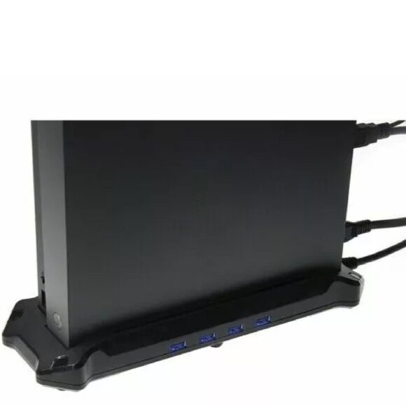AmazonBasics Xbox One X Vertical Stand And USB 3.0 Hub - Picture 3 of 3